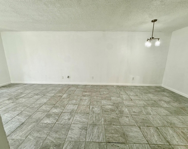 2830 S Bartell Drive - Photo Thumbnail 3