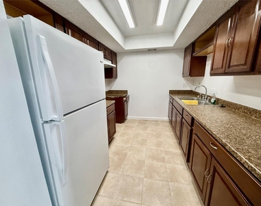 2830 S Bartell Drive - Photo Thumbnail 11