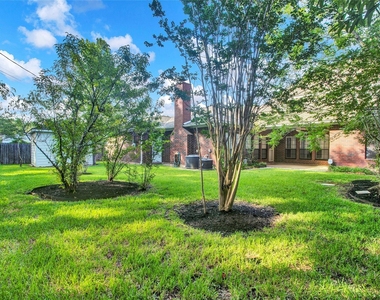 611 N Hickory Street - Photo Thumbnail 24
