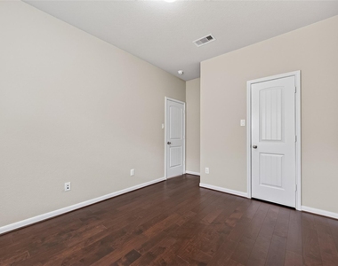 6143 Norwood Meadows Lane - Photo Thumbnail 40