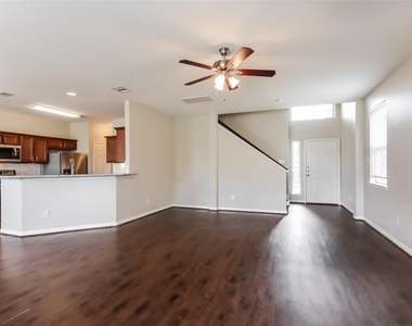 18702 Walden Glen Circle - Photo Thumbnail 3