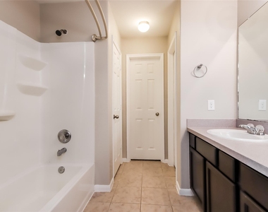 18702 Walden Glen Circle - Photo Thumbnail 11