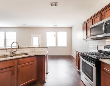 18702 Walden Glen Circle - Photo Thumbnail 5