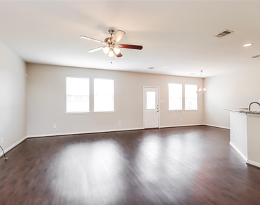 18702 Walden Glen Circle - Photo Thumbnail 2
