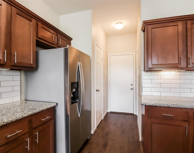18702 Walden Glen Circle - Photo Thumbnail 4