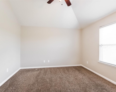 18702 Walden Glen Circle - Photo Thumbnail 7