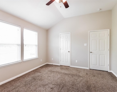 18702 Walden Glen Circle - Photo Thumbnail 6