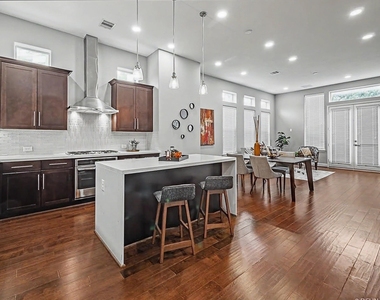 1028 Patterson - Photo Thumbnail 19