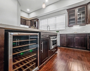 1028 Patterson - Photo Thumbnail 29
