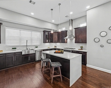 1028 Patterson - Photo Thumbnail 16