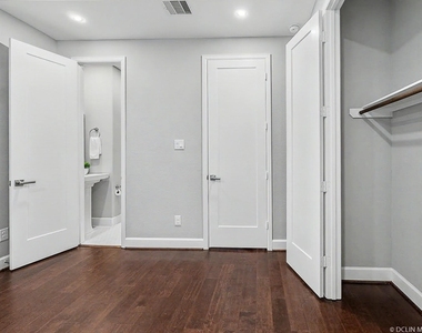 1028 Patterson - Photo Thumbnail 11
