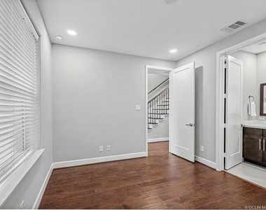 1028 Patterson - Photo Thumbnail 8