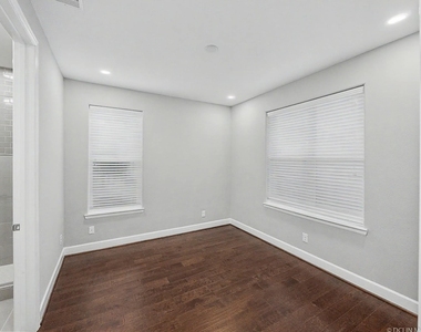 1028 Patterson - Photo Thumbnail 7