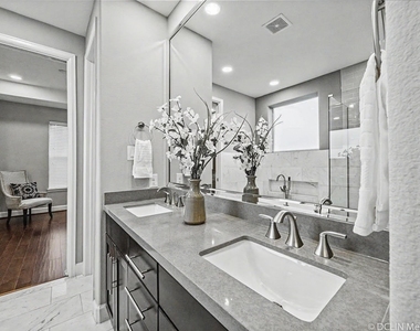 1028 Patterson - Photo Thumbnail 20
