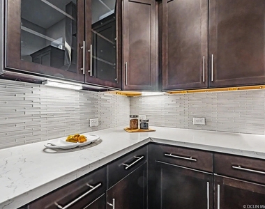 1028 Patterson - Photo Thumbnail 15