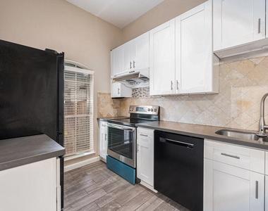 2710 Grants Lake Boulevard - Photo Thumbnail 6
