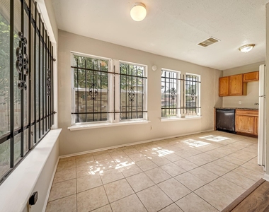 3111 Overcross Drive - Photo Thumbnail 9