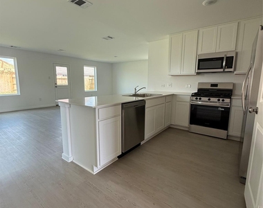 3061 Fantasy Terrace Drive - Photo Thumbnail 2