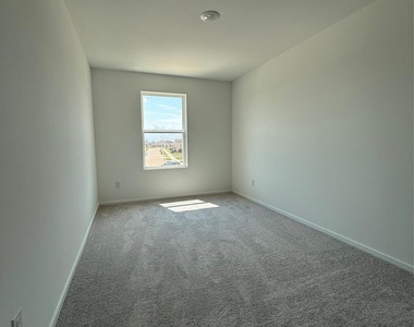 3061 Fantasy Terrace Drive - Photo Thumbnail 8