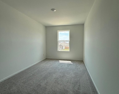 3061 Fantasy Terrace Drive - Photo Thumbnail 7