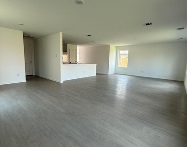 3061 Fantasy Terrace Drive - Photo Thumbnail 5