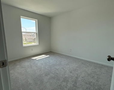 3061 Fantasy Terrace Drive - Photo Thumbnail 9