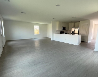 3061 Fantasy Terrace Drive - Photo Thumbnail 4