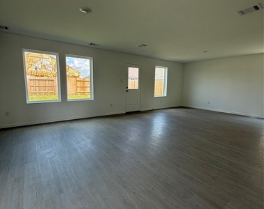 3061 Fantasy Terrace Drive - Photo Thumbnail 3