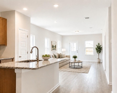 1913 N Riverside Circle - Photo Thumbnail 8