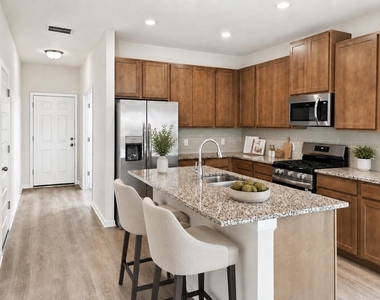 1913 N Riverside Circle - Photo Thumbnail 5