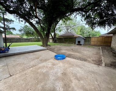 21802 Rotherham Drive - Photo Thumbnail 22