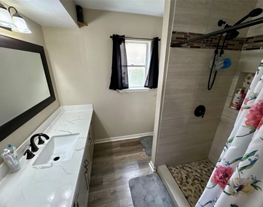 21802 Rotherham Drive - Photo Thumbnail 14