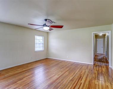 9207 Colleen Road - Photo Thumbnail 4