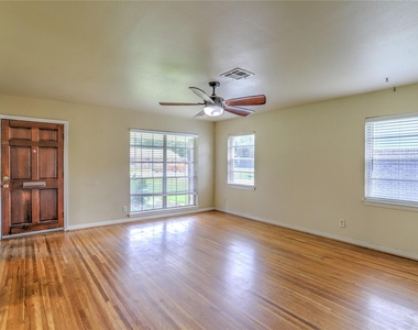 9207 Colleen Road - Photo Thumbnail 5
