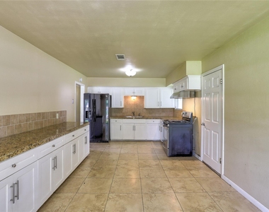 9207 Colleen Road - Photo Thumbnail 8