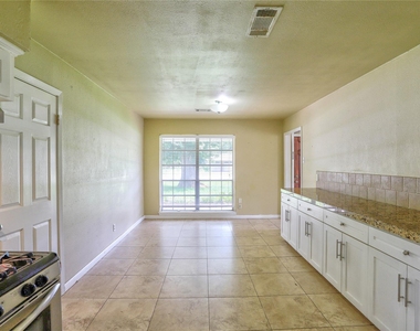 9207 Colleen Road - Photo Thumbnail 12
