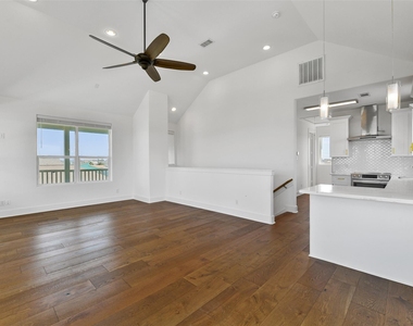 4006 Fort Bend Drive - Photo Thumbnail 6