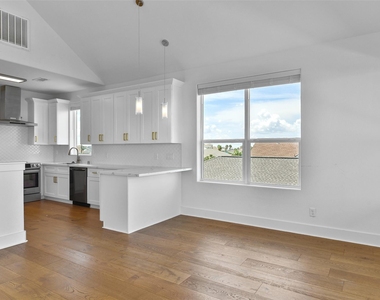 4006 Fort Bend Drive - Photo Thumbnail 5