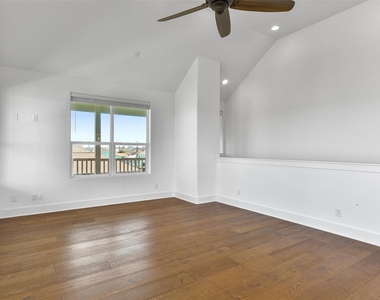 4006 Fort Bend Drive - Photo Thumbnail 2
