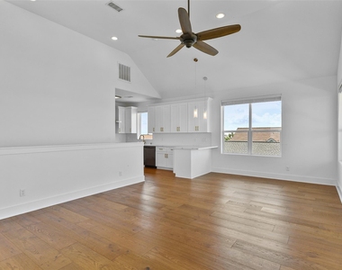 4006 Fort Bend Drive - Photo Thumbnail 4