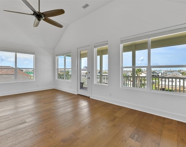 4006 Fort Bend Drive - Photo Thumbnail 3