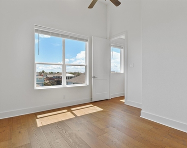 4006 Fort Bend Drive - Photo Thumbnail 13