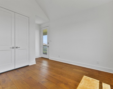 4006 Fort Bend Drive - Photo Thumbnail 14