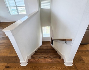 4006 Fort Bend Drive - Photo Thumbnail 18