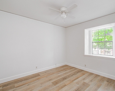 11002 Hammerly Boulevard - Photo Thumbnail 18