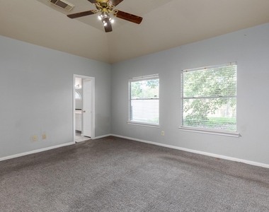 3103 Lauren Lane - Photo Thumbnail 16