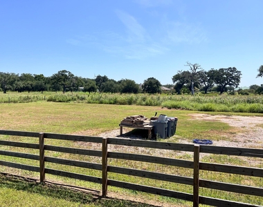 2502 Majestic Oaks Court - Photo Thumbnail 33