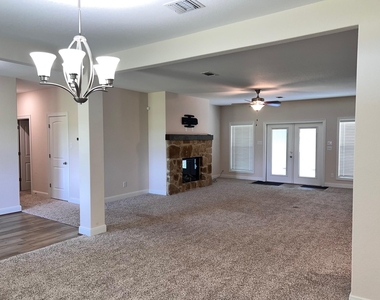 2502 Majestic Oaks Court - Photo Thumbnail 8