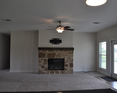 2502 Majestic Oaks Court - Photo Thumbnail 12