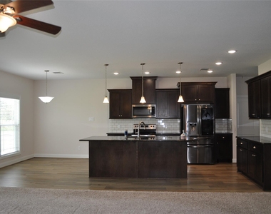 2502 Majestic Oaks Court - Photo Thumbnail 13
